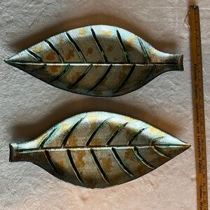 Set of 2 20in glass leaf trays
